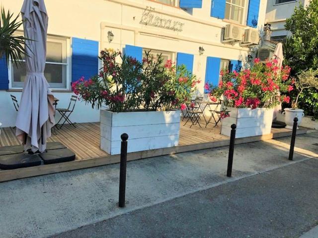 Hotel Le Castelet Saintes-Maries-de-La-Mer Exterior foto